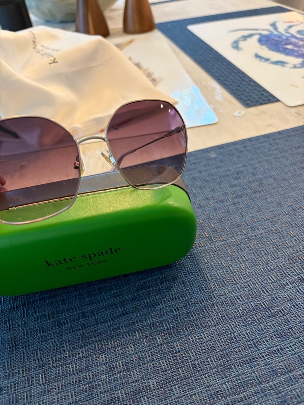 Kate Spade gold rimmed sunglasses with case - Picture 12 of 16